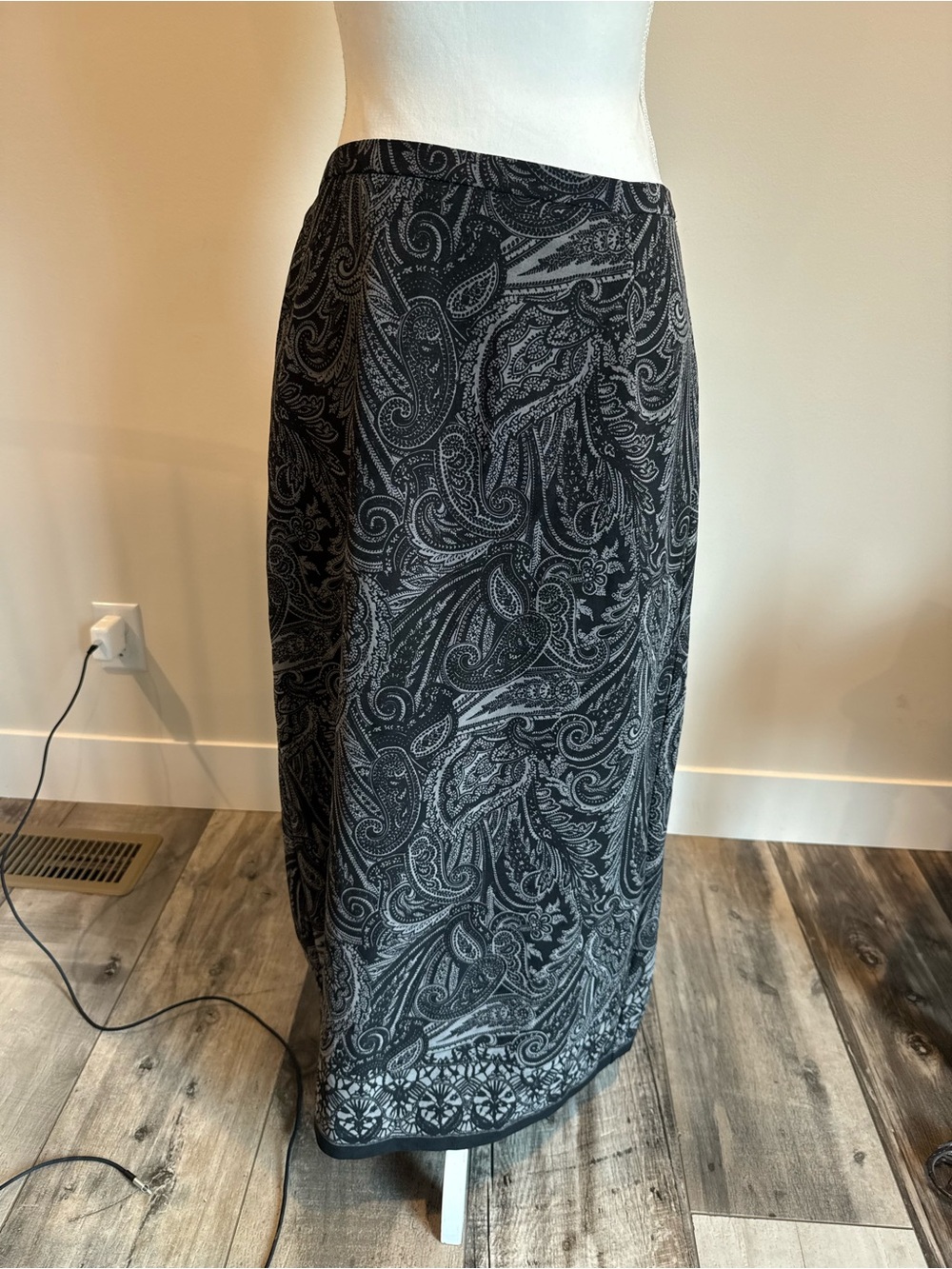 Kim Rogers Black & Gray Paisley Maxi Skirt